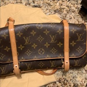 Louis Vuitton Clutch